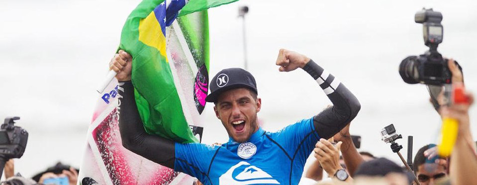 Filipinho recebe nota 10 e conquista