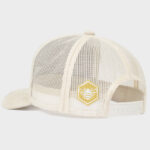 Boné trucker em veludo e tela bege - Perfil traseiro