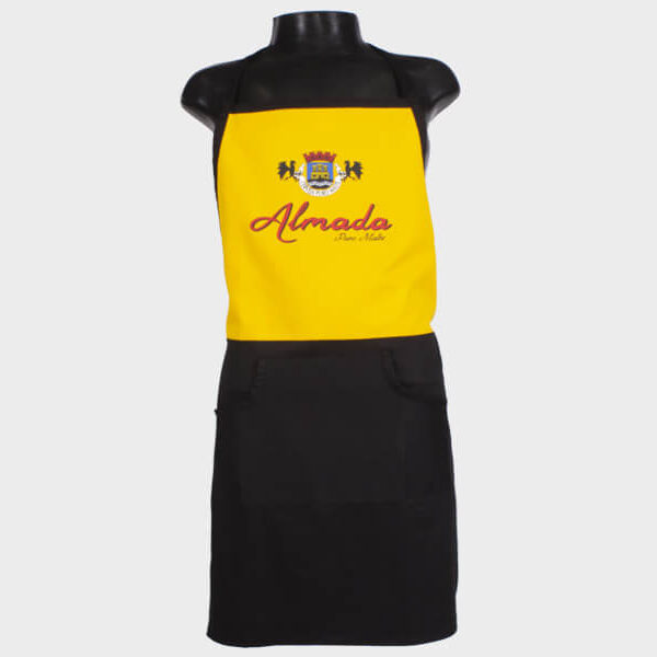 Avental com bolso frontal e ajuste nas costas